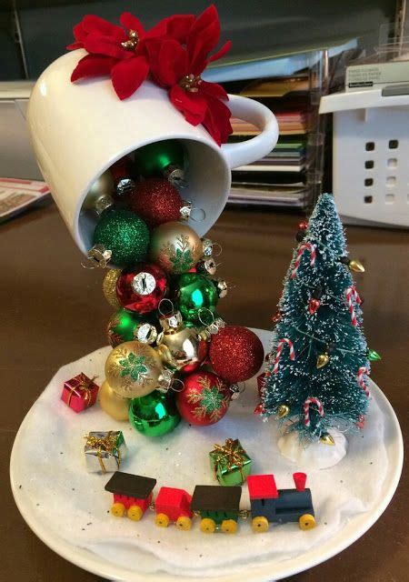 Crea en un 2x3 Crea un adorno navideño con taza flotante Christmas