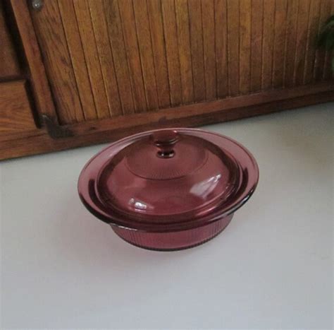 Corning Visions Cranberry Casserole Dish 24 Ounces With Lid Casserole