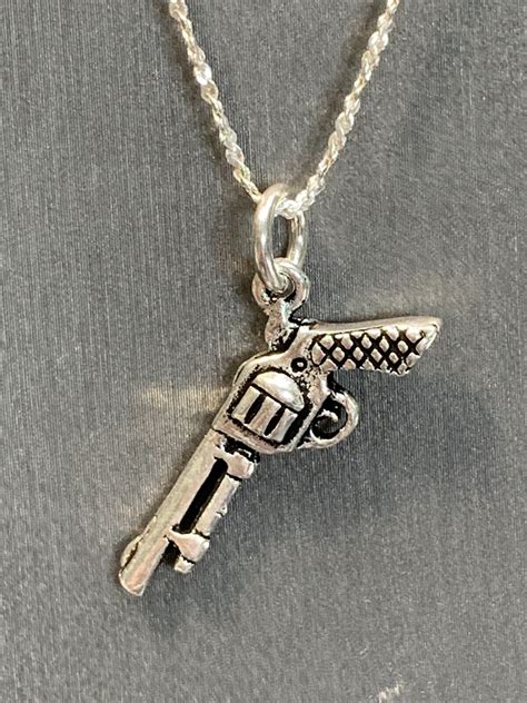 Sterling Silver Nicely Detailed Revolver Gun Pendant Gem