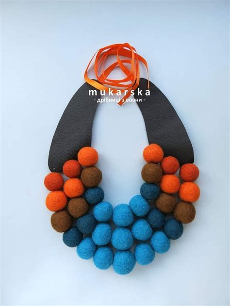 Pin By Joelma Duarte On Biojoia Felt Jewelry Diy Fabric Jewellery