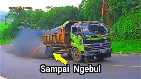 Dump Truck Hino Dutro Jomplang Muatan Pasir Tancap Gas Sampai Ngebul