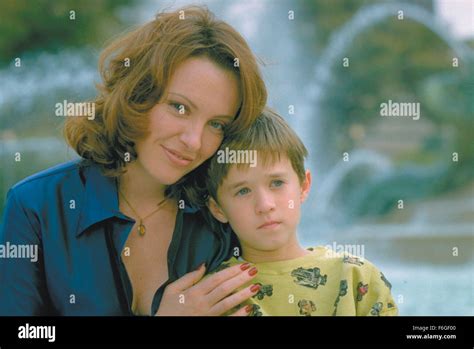 Toni collette sixth sense 1999 hi-res stock photography and images - Alamy