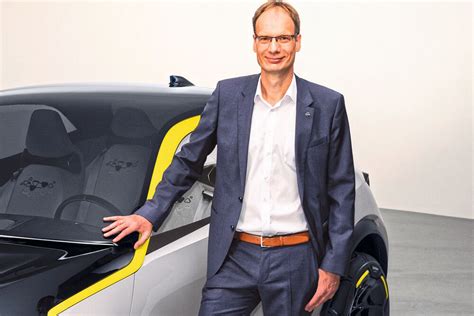 Noch Opel Chef Lohscheller Wechselt Zu Vietnamesischem E Autobauer