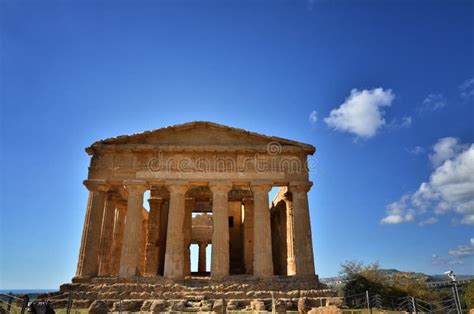 La Vall E Des Temples Est Un Site Arch Ologique Agrigente Sicile