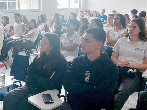 Aproximando O Futuro Centro Educacional De Aracruz E FAACZ Promovem