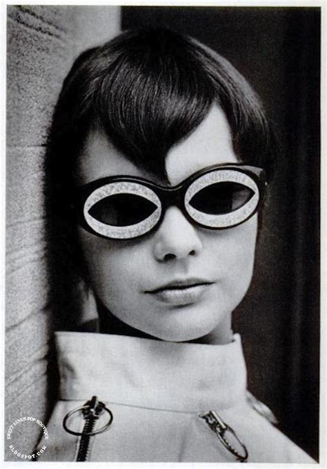 Mod 60s Sunglasses By Foster Grant 5 In Life Magazine 16 June 1967