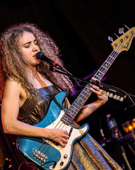 Tal Wilkenfeld | Muziek