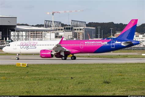 D AZAV Wizz Air Malta Airbus A321 271NX Photo By Kevin Hackert ID