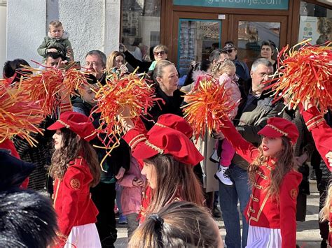 Praznik Mimoze Stigao U Trebinje Foto Direkt Portal