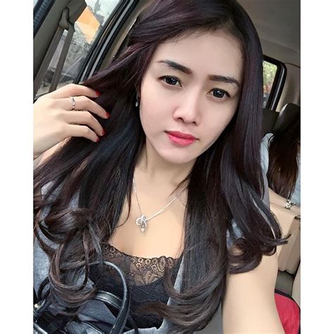 Cewek Cantik Hot Koleksi Foto Hot Aira Kimberly Dan Selfie Seksi