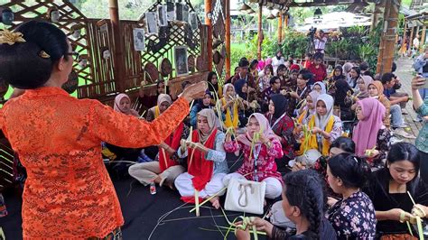 Kampung Budaya Polowijen Rayakan Kartini Riyoyo Kupatan