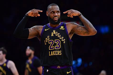 NBA In Season Tournament LeBron et les Lakers décrochent leur ticket