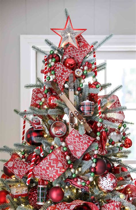 47 Christmas Tree Themes For An Elevated Look That Will Impress Your Guests