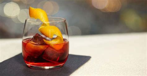 Cómo preparar el cocktail Negroni en casa de una manera fácil