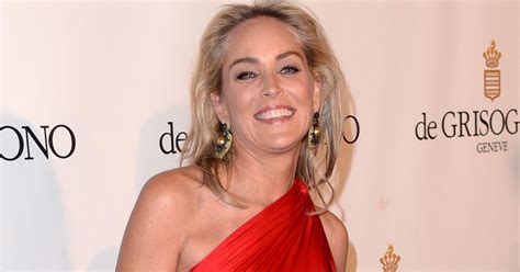 Sharon Stone kusi w bikini Jeden szczegół zwrócił uwagę Plejada pl