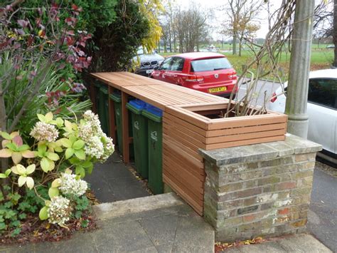 How To Disguise Rubbish And Recycling Bins Outside Your Home Houzz Ie