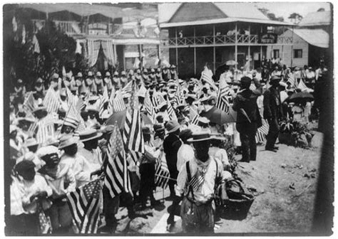 Picture taken in 1914 at the opening ceremony of the Panama Canal ...