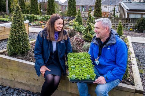 We Give A Helping Hand To Glenboig Development Trust Community Garden