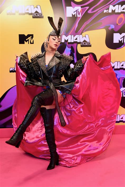 Pabllo Vittar Todos Os Looks Da Artista Do Ano Do Mtv Miaw