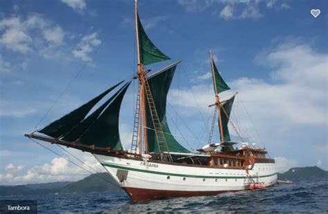 Tambora Liveaboard Diving Review Indonesia Raja Ampat Scuba Diving Earth