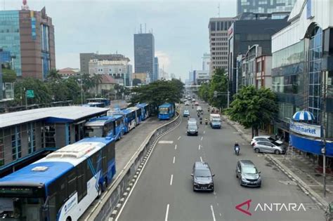 TransJakarta Rute Ke Bandara Soetta Layani Umum Secara Terbatas Koran