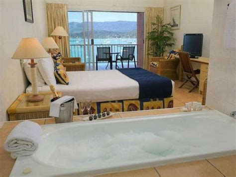 Coral Sea Resort Airlie Beach - Compare Deals