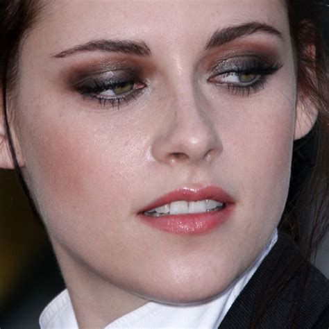 Kristen Stewart Makeup: Bronze Eyeshadow, Brown Eyeshadow, Charcoal ...