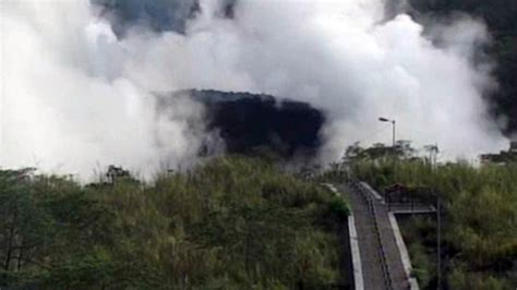 Foto Surono Gunung Kelud Aman Jika Warga Taati Pemerintah