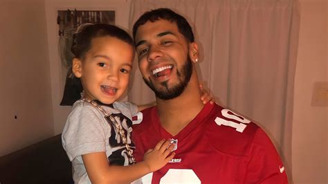 Anuel AA genera polémica por lujoso regalo a su hijo