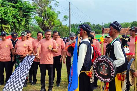 Pj Bupati Karanganyar Lepas Kegiatan Napak Tilas Perjuangan Pahlawan