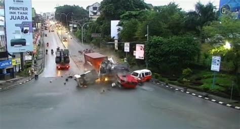 Begini Pengakuan Sopir Truk Penyebab Kecelakaan Maut Di Balikpapan