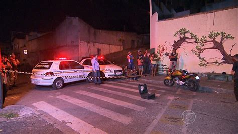 Homem morre baleado e outros dois são atingidos em Belo Horizonte DF2