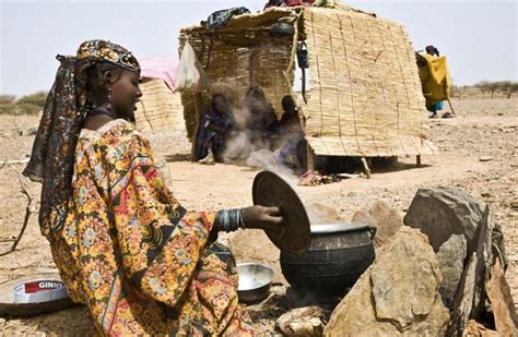 Afrique De Louest Sahel La Crise Alimentaire Saggrave Avec Les