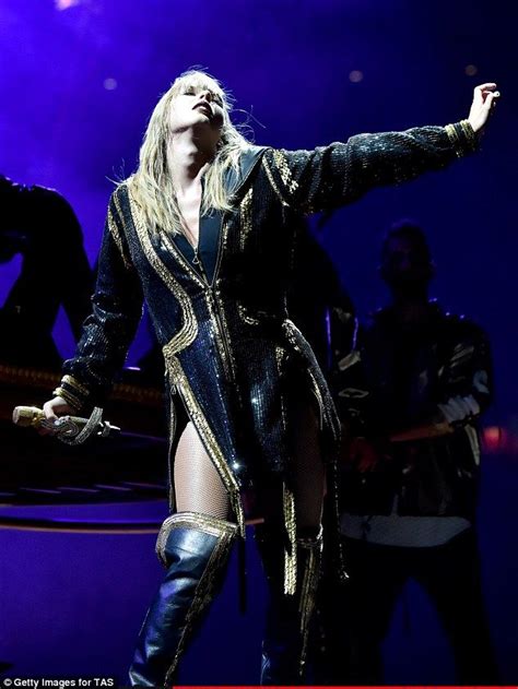 Taylor Swift Rocks Out In All Black Bodysuit During Reputation Tour Taylor Swift Web Taylor