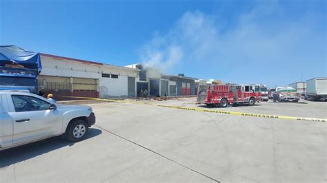 Quema De Cart N Genera Incendio En Bodega De Frutas Y Verduras En La