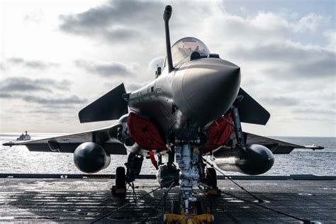 Le Rafale F R En Service Rafale The Omnirole Fighter