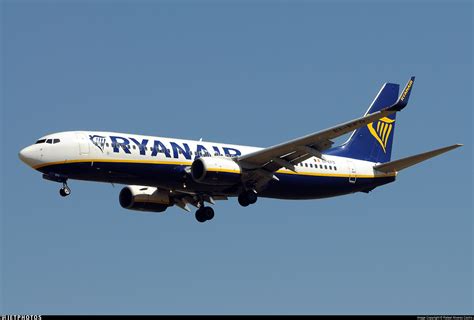 EI EFO Boeing 737 8AS Ryanair Rafael Alvarez Cacho JetPhotos