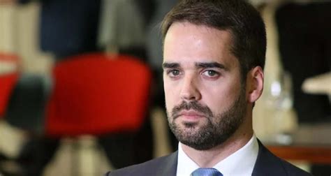 Sou um governador gay e não um gay governador afirma Eduardo Leite