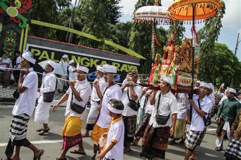 Upacara Melasti Di Palangka Raya Antara Foto