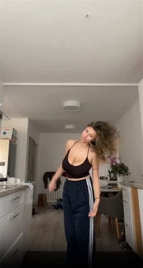 Name Pls HUGE TITS 1 Reply 1572064 NameThatPorn