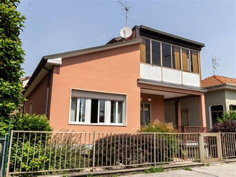 Vendita Villa Unifamiliare In Via Alfonso Casati 118 Arcore Buono