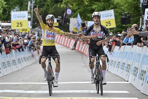 Yates ganha etapa na Volta à Suíça João Almeida lado a lado