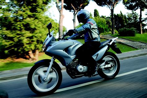 HONDA XL125V VARADERO Review And Photos