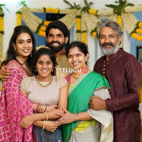 Family Pic - Ace director Rajamouli with daughter in law - Telugu360