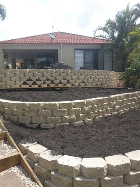 Retaining Walls Gold Coast Edgeworx Concrete Edging And Landscaping