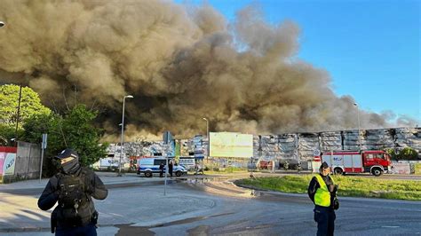 Pożar przy Marywilskiej 44 w Warszawie Policja zabezpieczyła nagrania