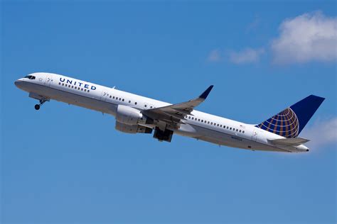 United Airlines Boeing 757 200 N588UA United 588 Outbound Flickr