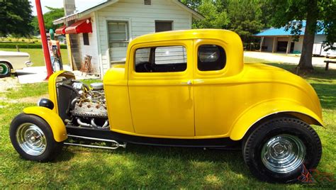 1932 Ford 2dr 5 Window Coupe