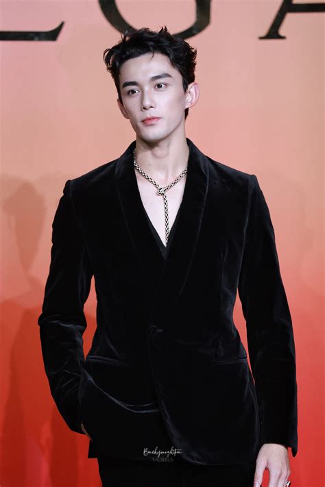 D N Sao Kh Ng B S Ki N Hot Nh T Cbiz H M Nay Tri U L T Ng L I Chi M Tr N Spotlight