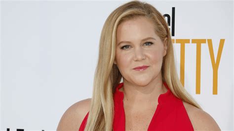 Amy Schumer Reveals She Has Lyme Disease Big 102 1 Kybg Fm